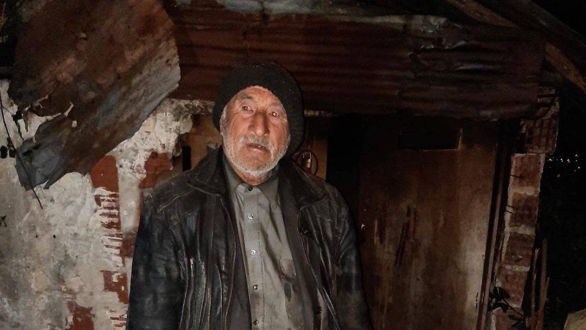 Valilik, yaşlı adamı otele yerleştirdi