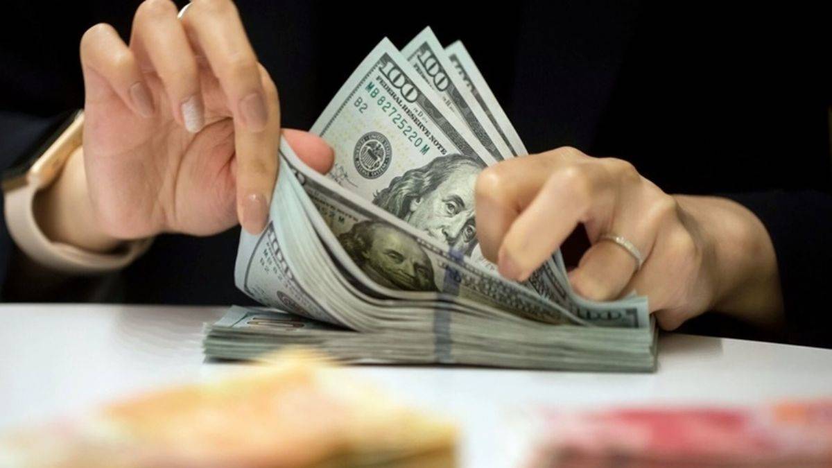 Dolar ve euro haftaya yükselişle başladı