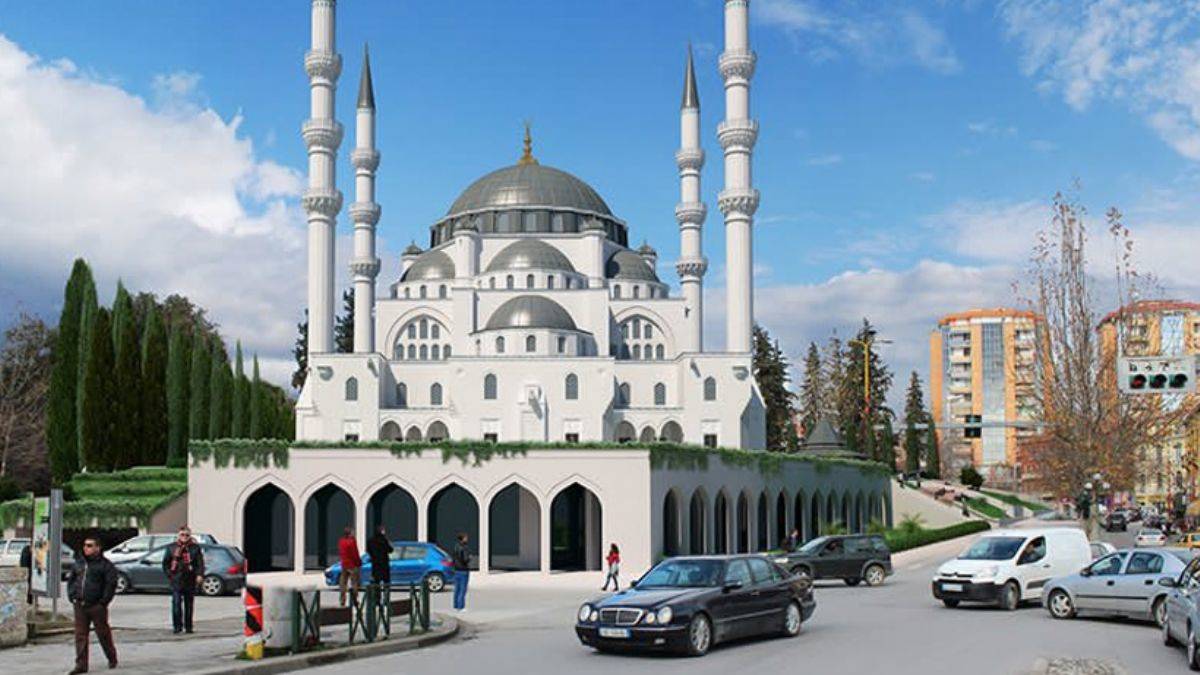 ''Tiran Namazgah Camii 2 yıldır açılmayı bekliyor''