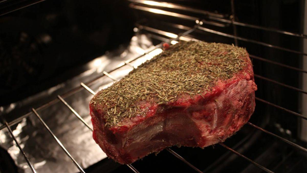 Eti fırında kurutmadan pişirmek için...