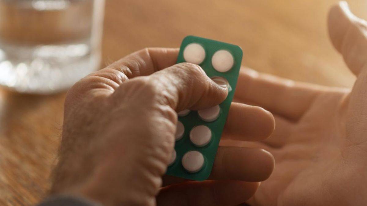 Gül koyduğunuz vazonun içerisine aspirin atarsanız...