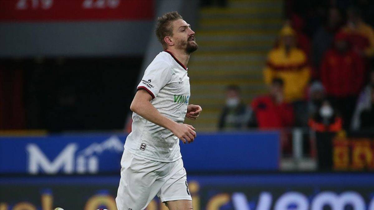 Caner Erkin’e 3 maç men cezası!