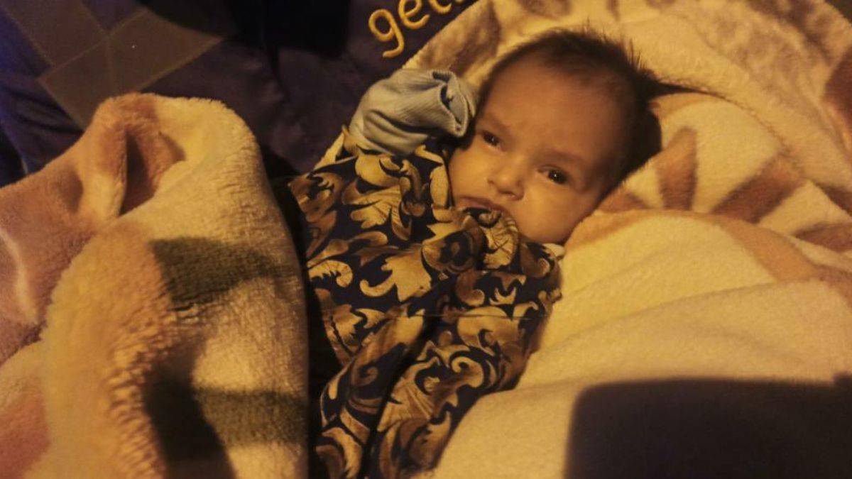 3 haftalık bebek sokakta bulundu