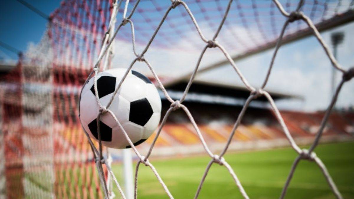 Leicester City, sahasında Liverpool'u tek golle geçti