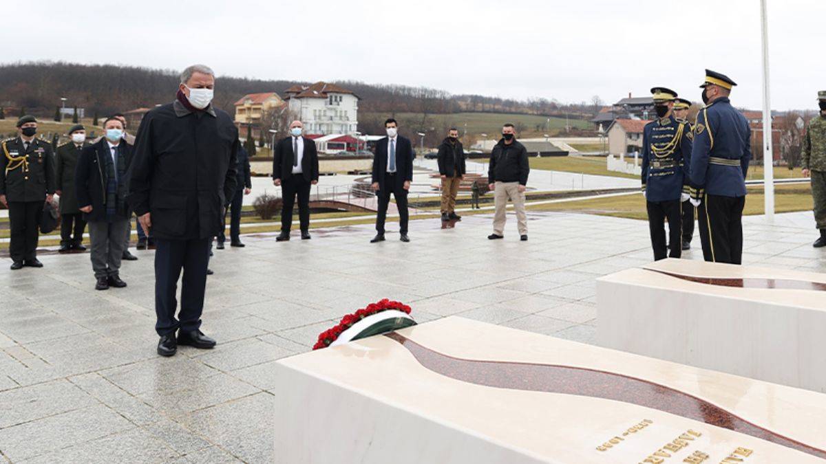 Bakan Akar’dan Kosova’da anlamlı ziyaret