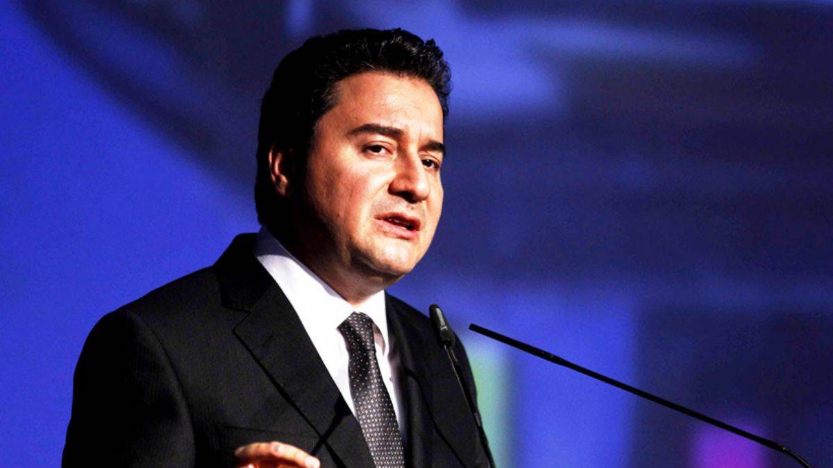 Ali Babacan: Kim dik durdu, kim eğildi büküldü yazıyoruz kenara