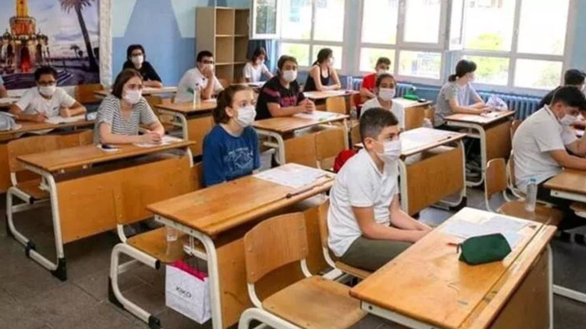 Antalya'da yarın okullar tatil mi? 30 Aralık Perşembe Antalya'da okullar tatil mi edildi?