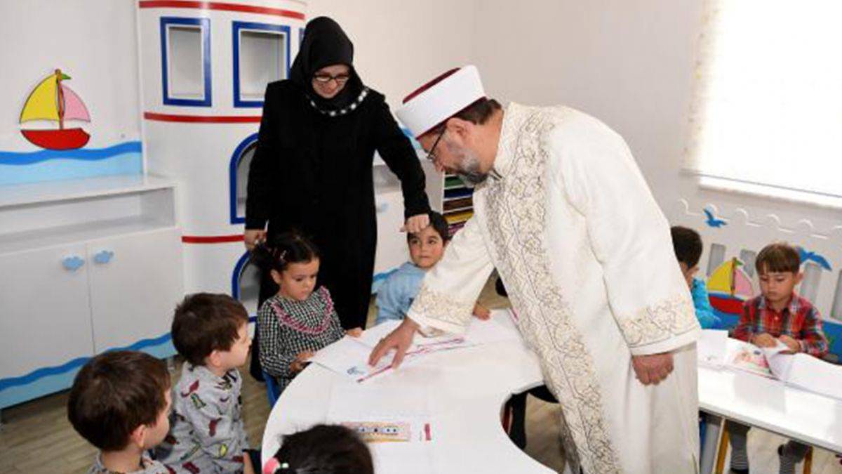 Diyanet İşleri Başkanı'ndan 4-6 yaş Kur'an kursu paylaşımı