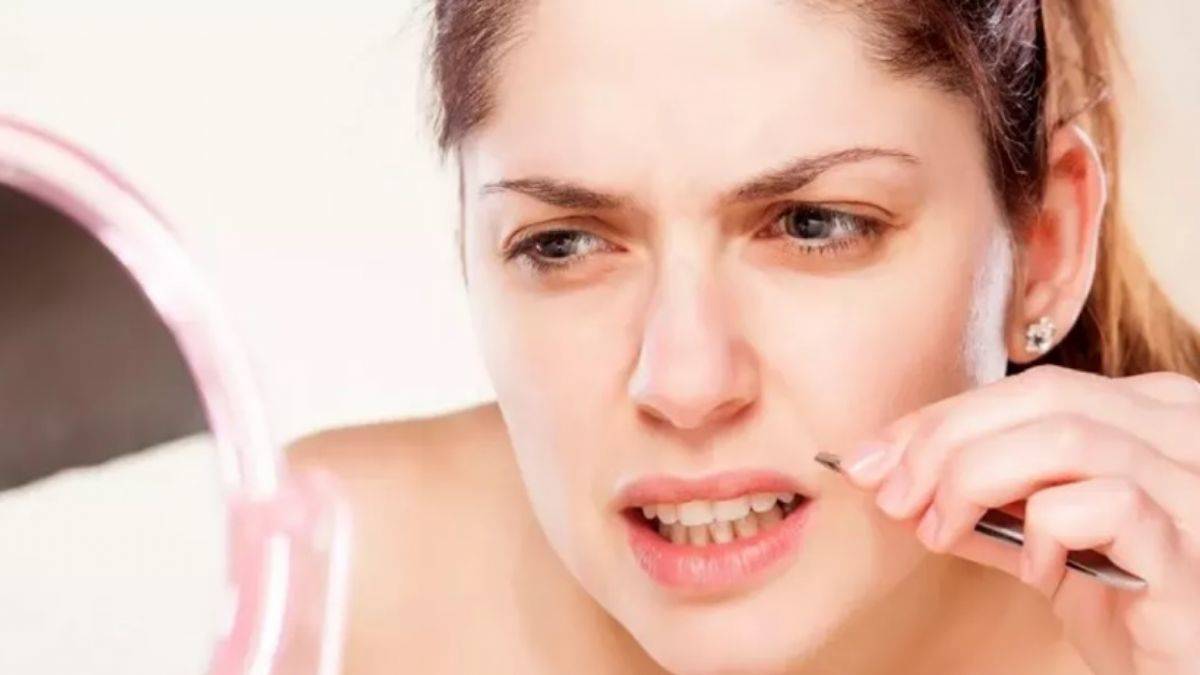 Kadınlarda bıyık çıkmasını önlemek için...