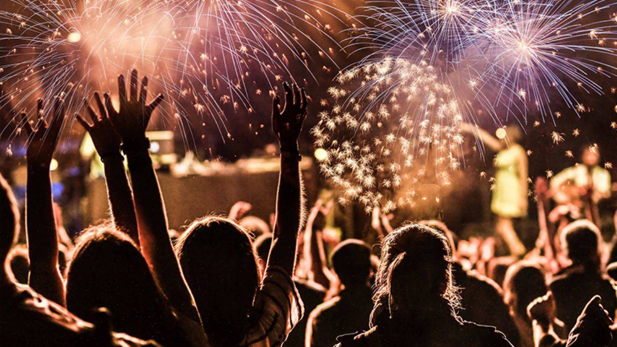 Diyanet'ten yılbaşı açıklaması: Yılbaşı kutlamak günah mı? Yılbaşı kutlamak haram mı? Ağaç süslemek caiz mi?