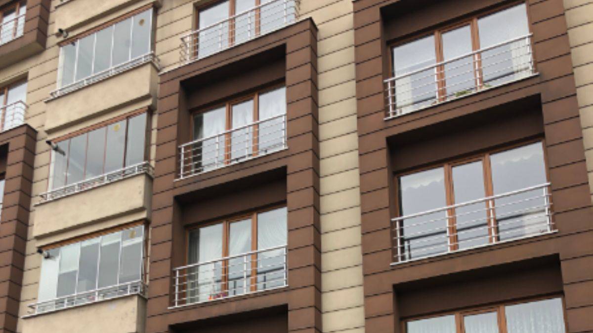 Araştırma görevlisi evinde ölü bulundu