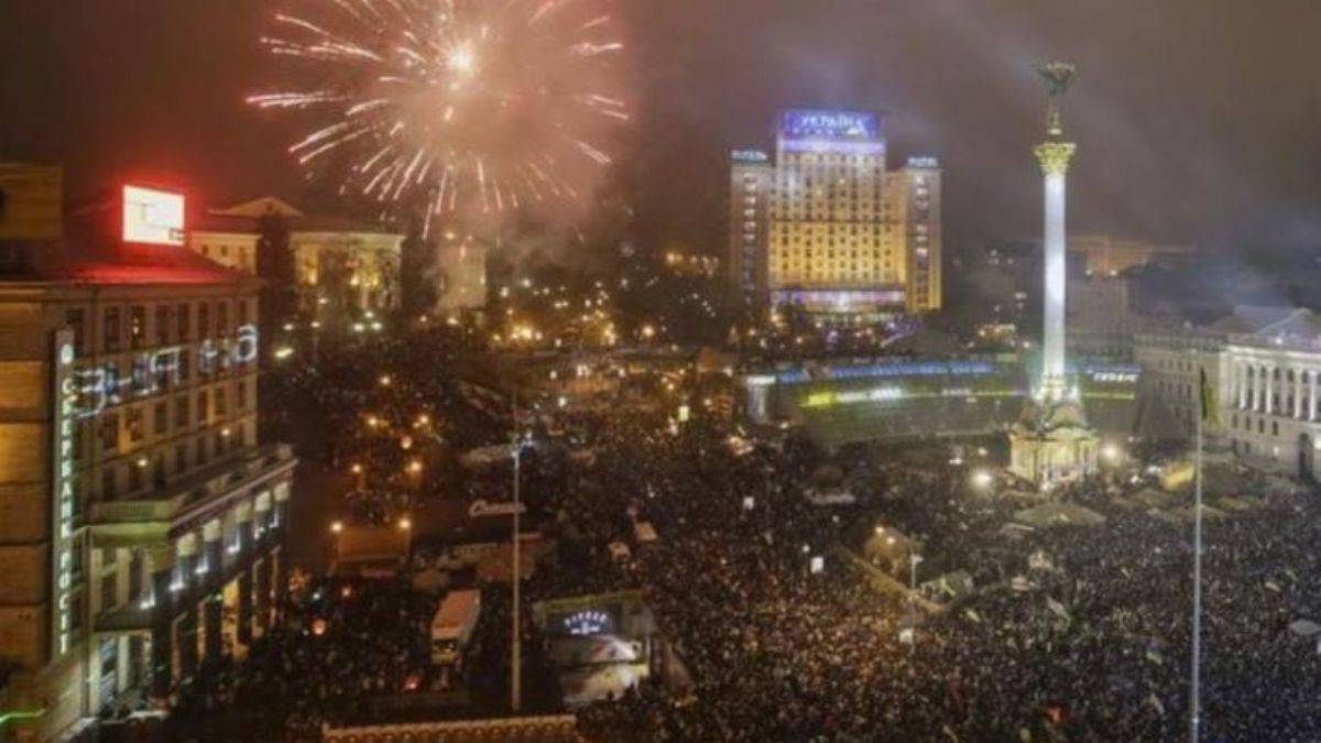 2022 Yılına İstanbul Boğazı'nda yüzerek girdiler