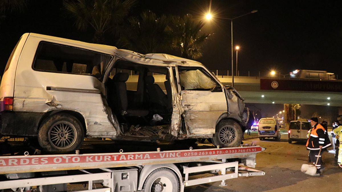 Denizli'de feci kaza: 3 ölü