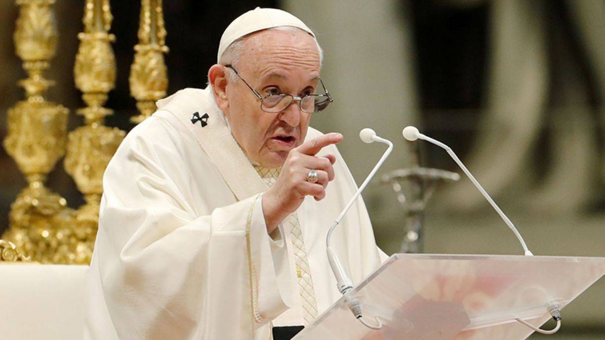 Papa: Kadına şiddet tanrıya hakarettir