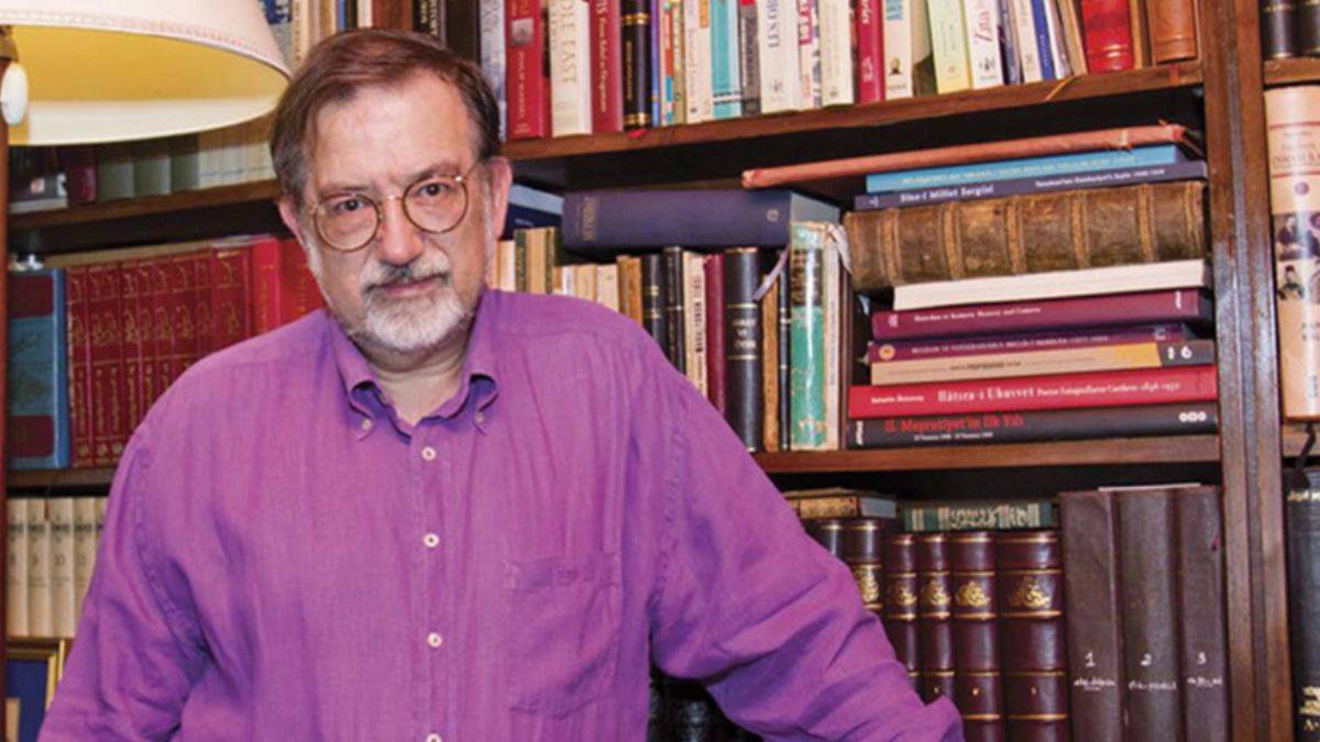 Murat Bardakçı'dan topluma 'astrolog' uyarısı : 'Modern baklacılara inanmayın'