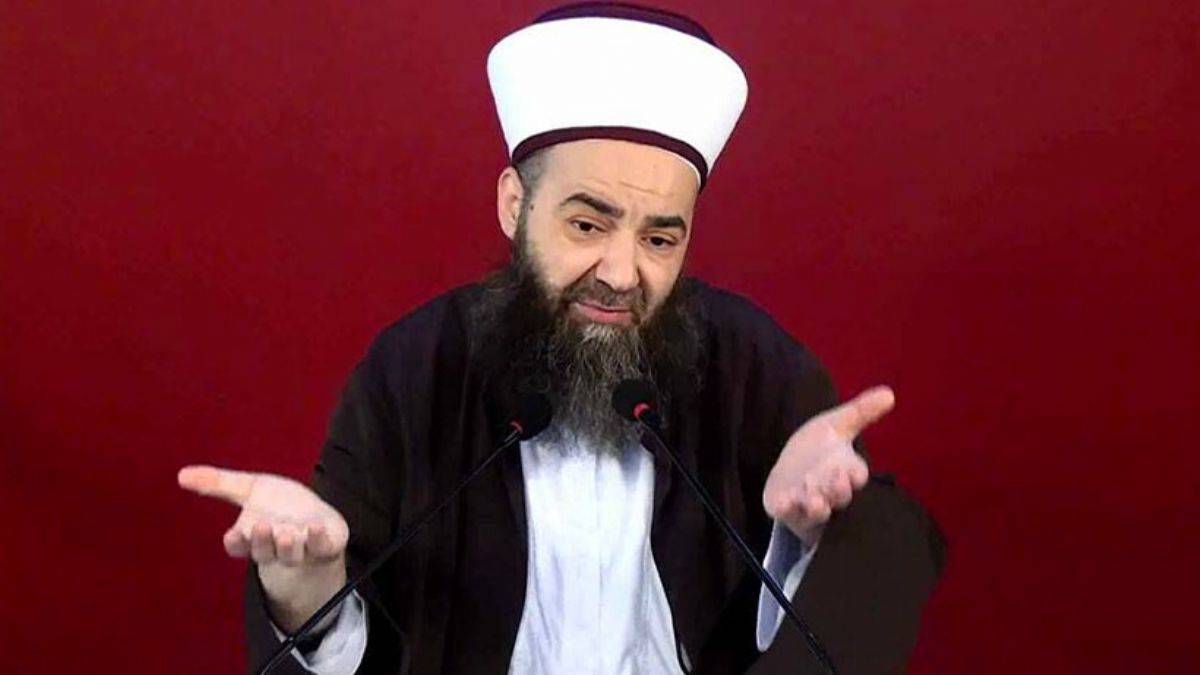 Ahmet Mahmut Ünlü: “Neresini öperse öpsün”