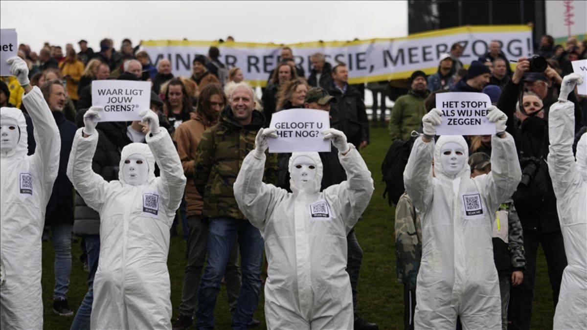 Hollanda'da Kovid-19 protestosu: 'Dünya'yı kontrol etmeyi durdurun'