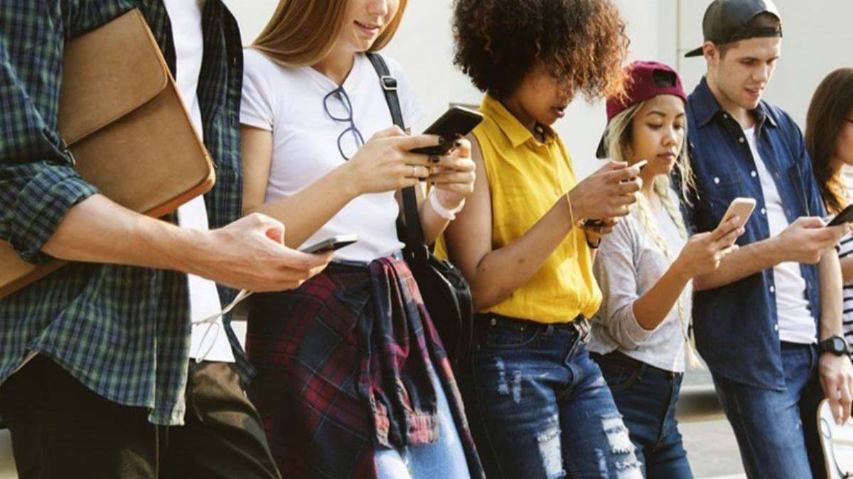 Çalışan Z Kuşağı iş hayatından ne bekliyor? Z kuşağı geleneksel değerlere yakın mı?