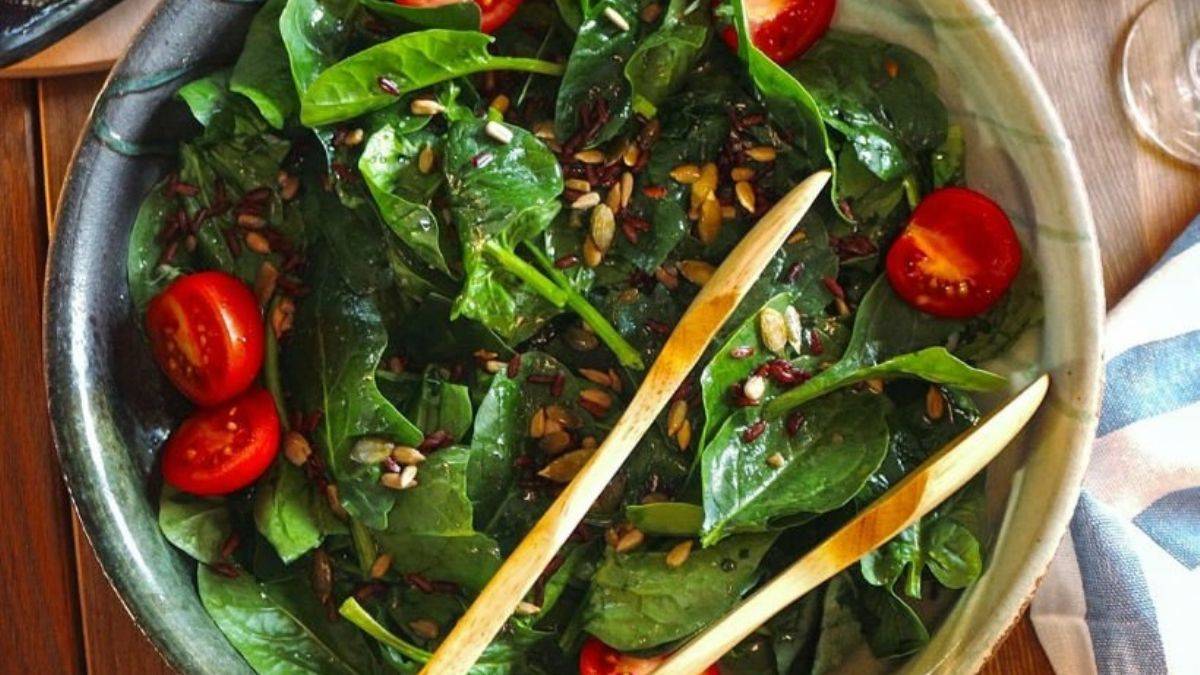 Ispanak salatası nasıl hazırlanır?