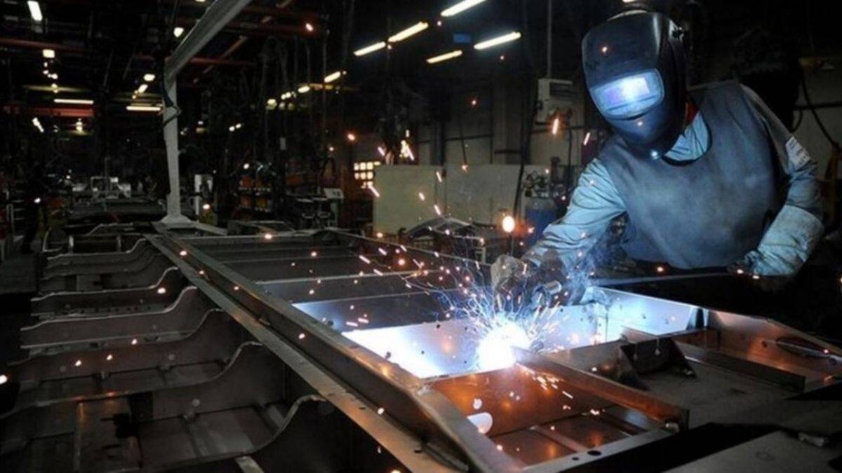 İSO Türkiye İmalat PMI aralıkta 52,1'e yükseldi