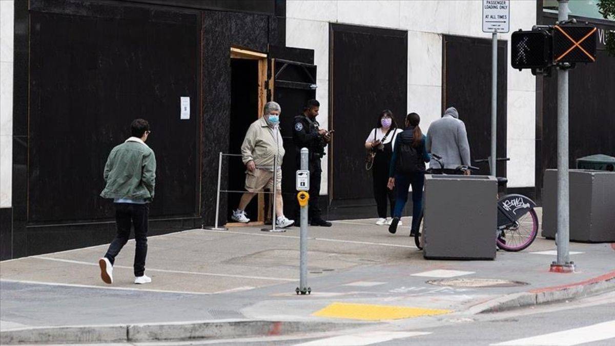 ABD'de Kovid-19 nedeniyle ölenlerin sayısı 827 bin 749'a çıktı