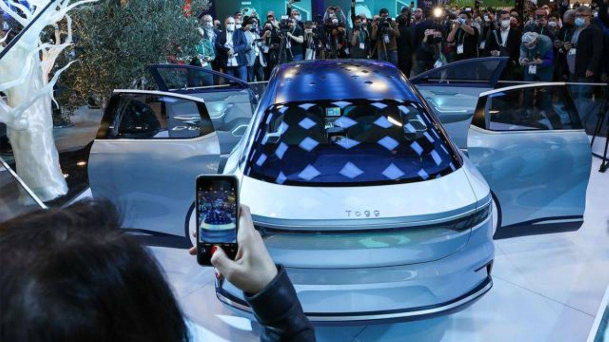 TOGG Sedan dünya sahnesinde! TOGG CEO'su gözyaşlarını tutamadı