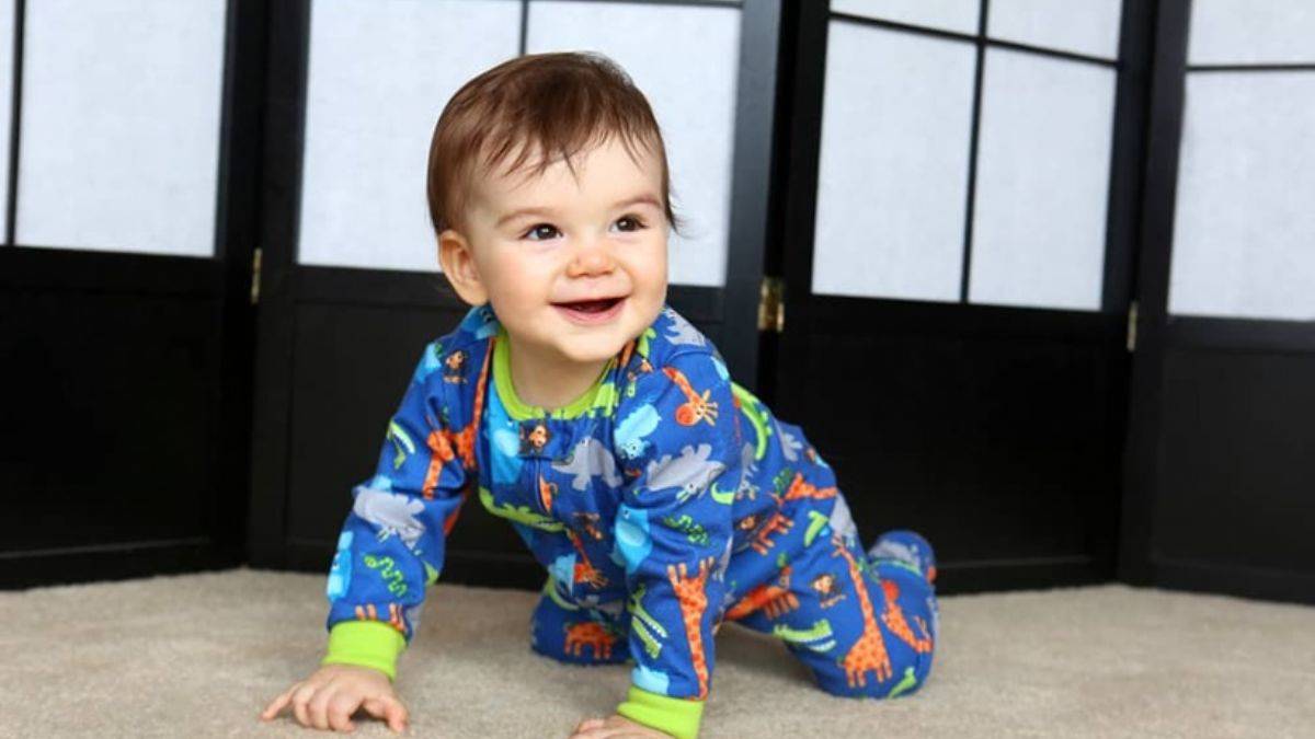 11 aylık bebeğin gelişimi nasıl olmalı?