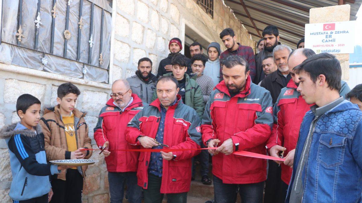 Sadakataşı İdlib’de cami ve okul açılışı gerçekleştirdi