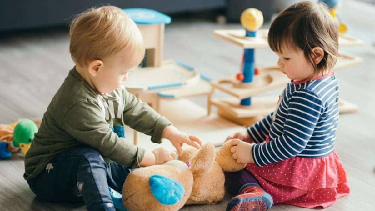 13 aylık bebeğin gelişimi nasıl olmalı?