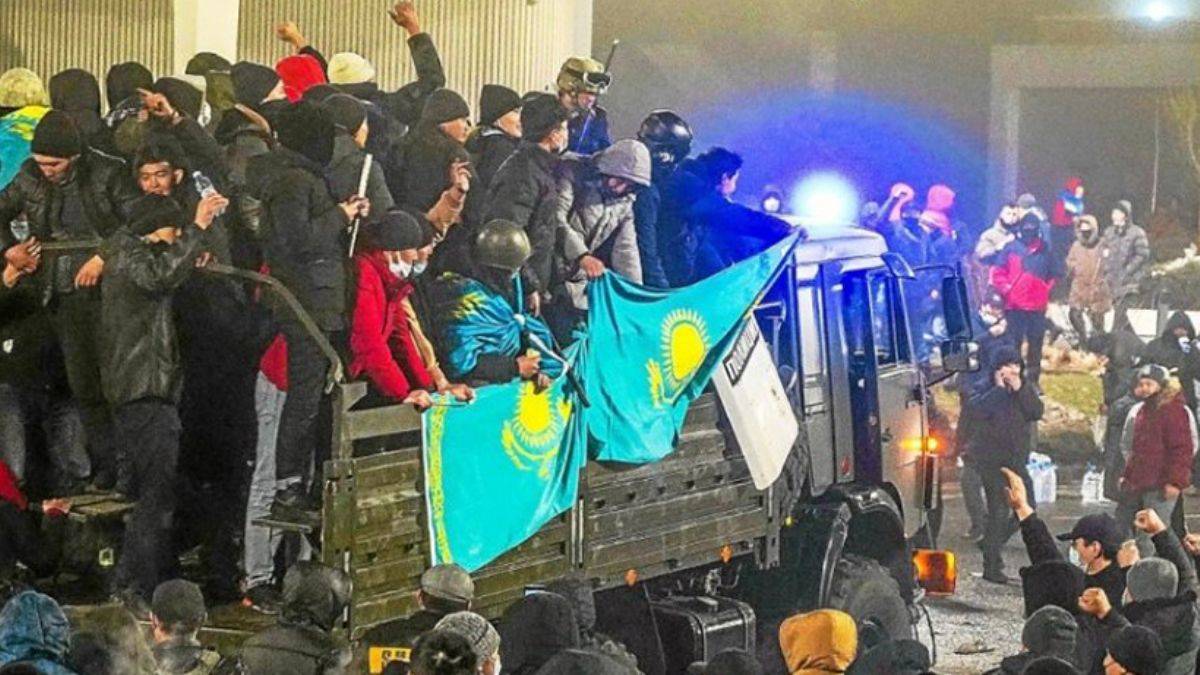 Rus basınına göre Kazakistan'daki olayların arkasında kim var?