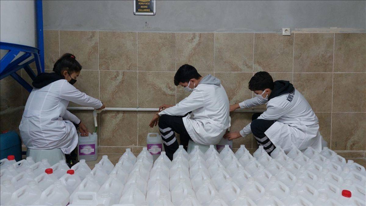 Fabrika gibi liseden 1 yılda 4,6 milyon TL ciro