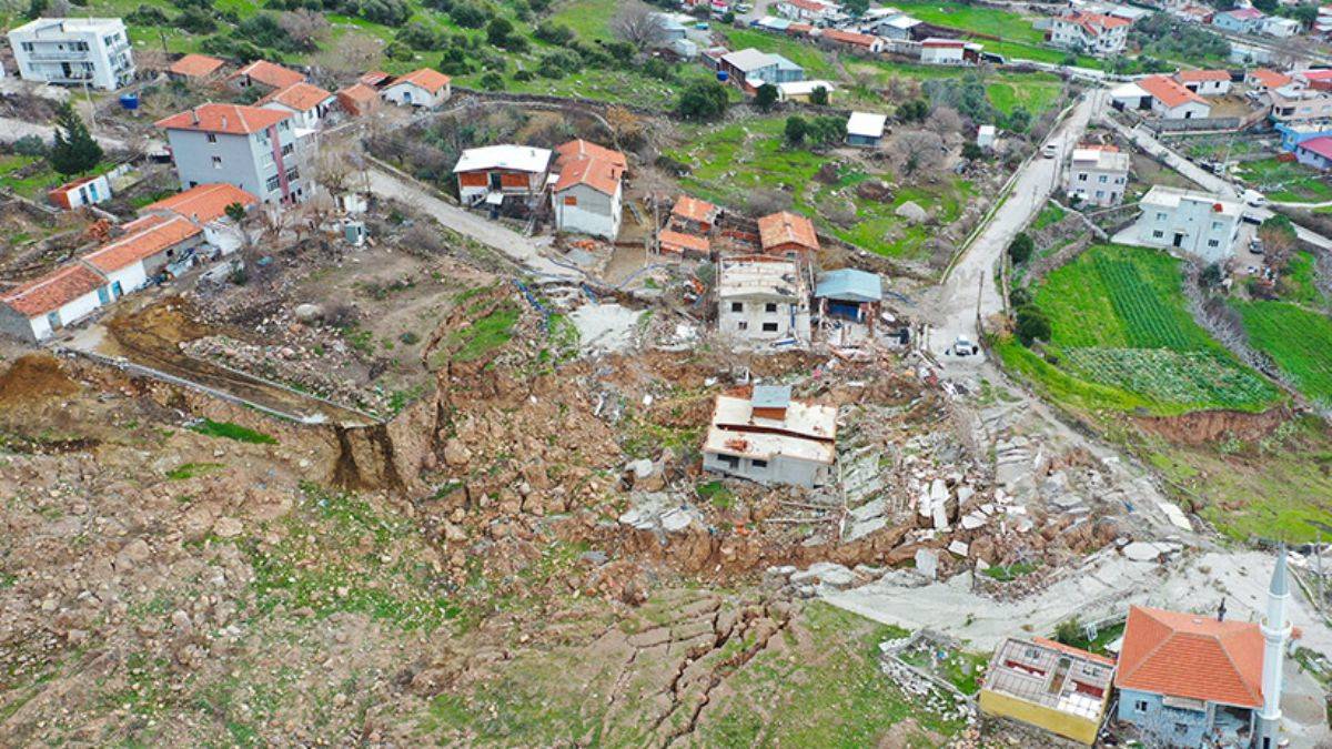 TOKİ'den heyelanda zarar gören İzmirli ailelere müstakil ev