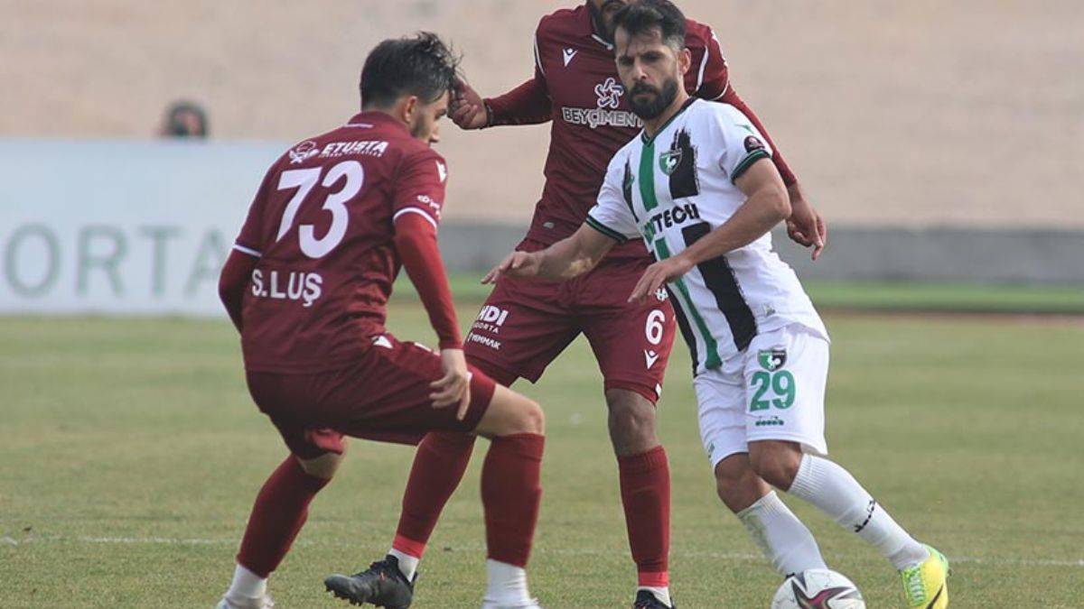 Denizlispor'dan deplasmanda müthiş geri dönüş! Bandırmaspor'u 4-3 yendi