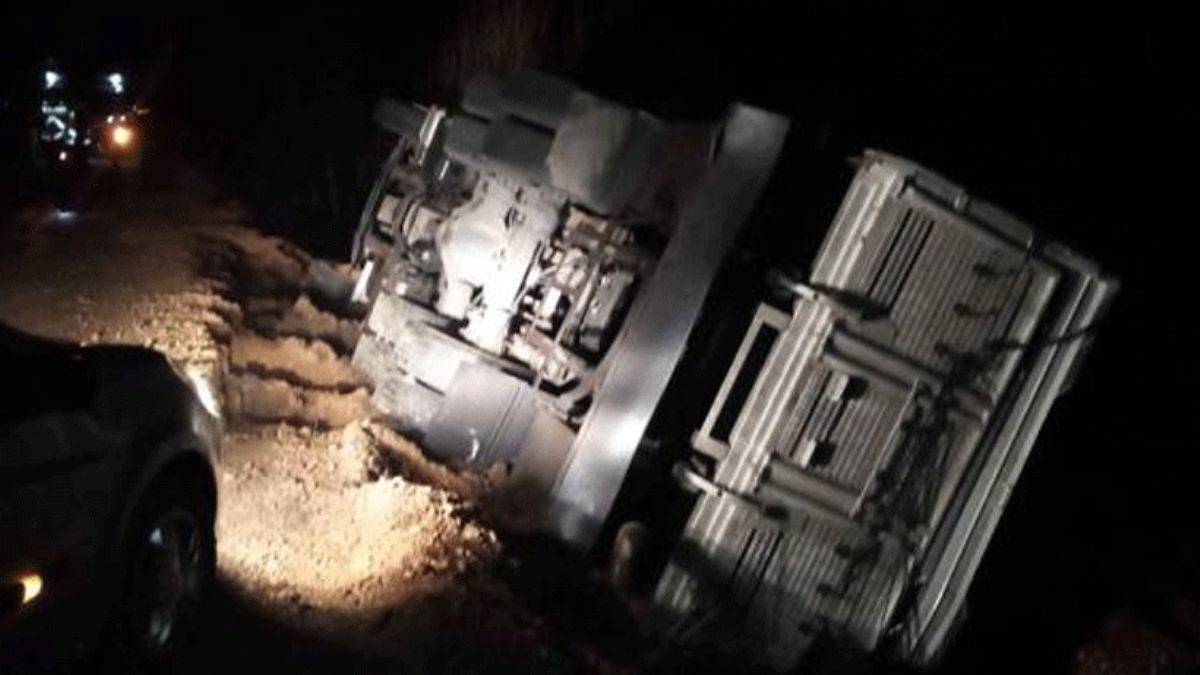 Bursa'da kamyon devrildi