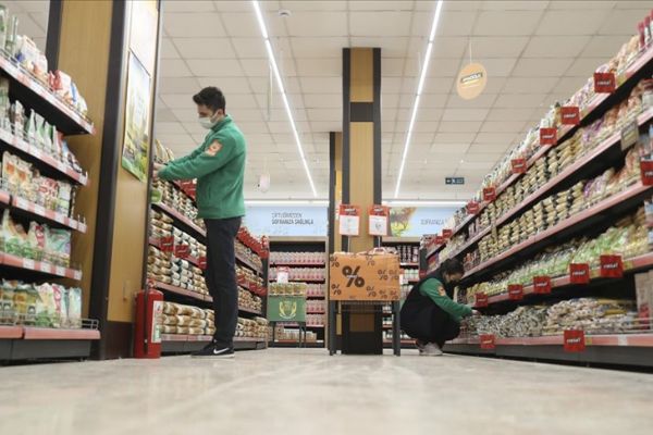 ''Yalancı indirim'' yapan zincir marketlere ceza kesildi