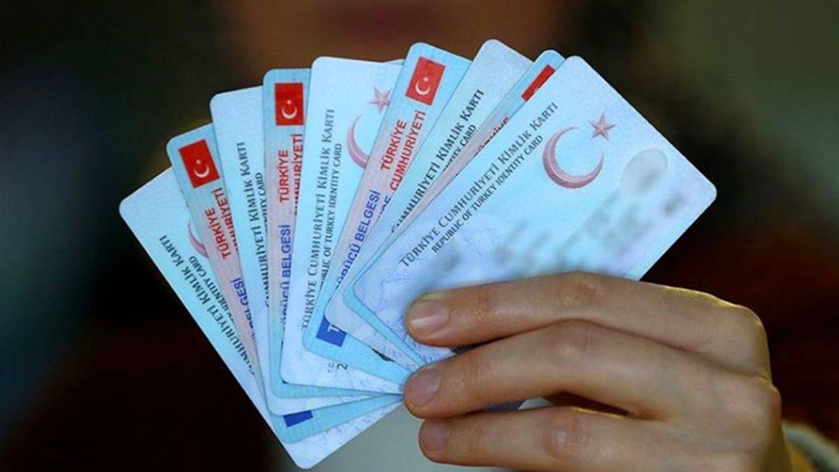 Kimliğe e-İmza yükleme işlemleri yarın 50 ilde başlıyor