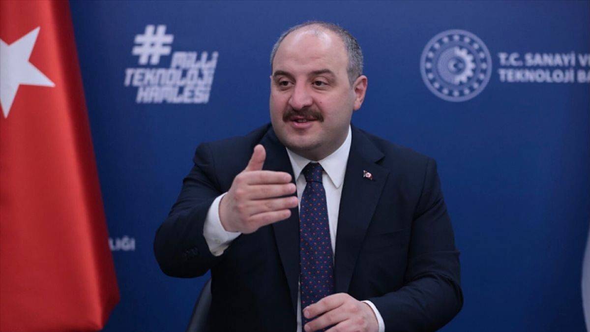 Varank'tan Babacan'a TOGG paylaşımı: 'Hızlı dönüşümün de cahili, ah Fren Ali ah'