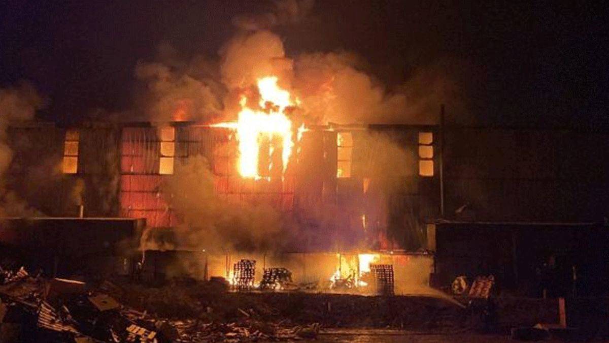 Kocaeli’de plastik geri dönüşüm fabrikasında yangın