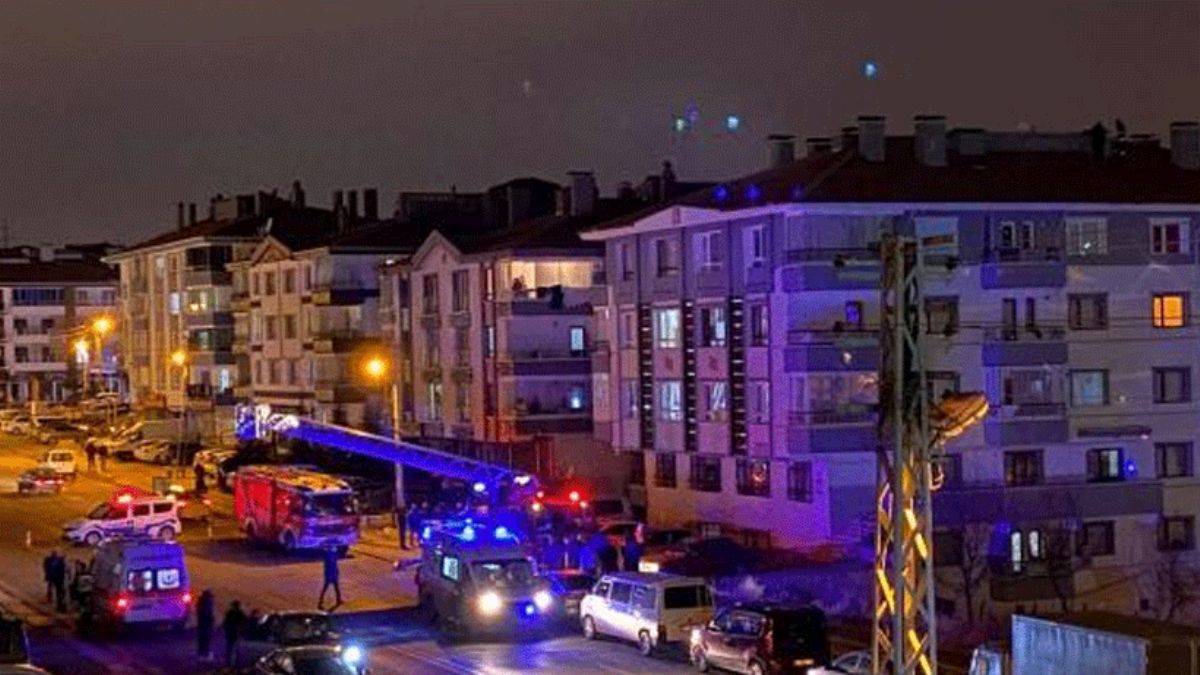 Polisten kaçarken havalandırma boşluğunda sıkıştı