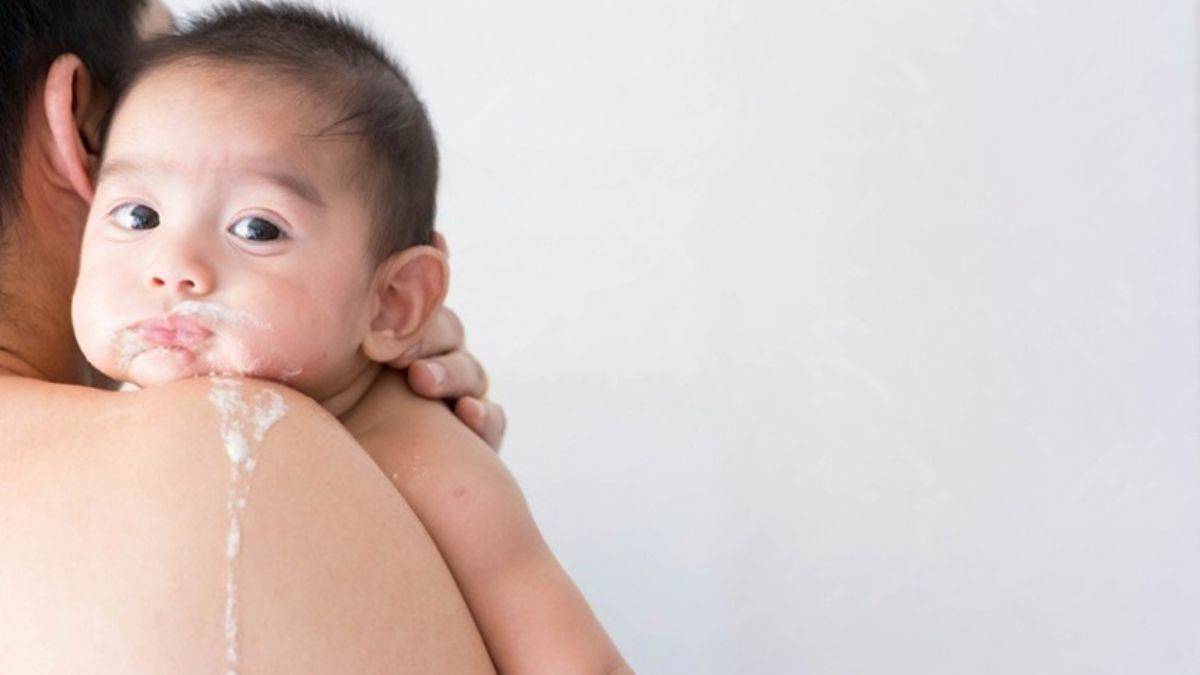 Bebeklerde neden reflü olur?