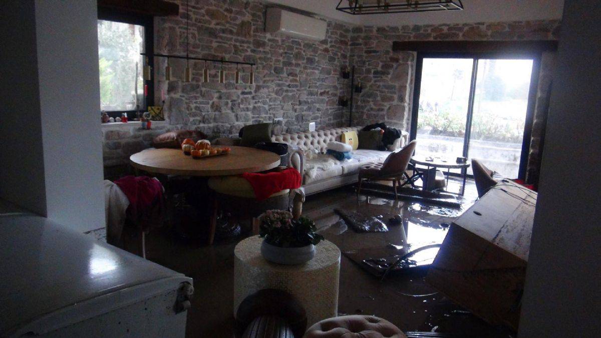 Bodrum'da çok sayıda ev ve iş yerini su bastı