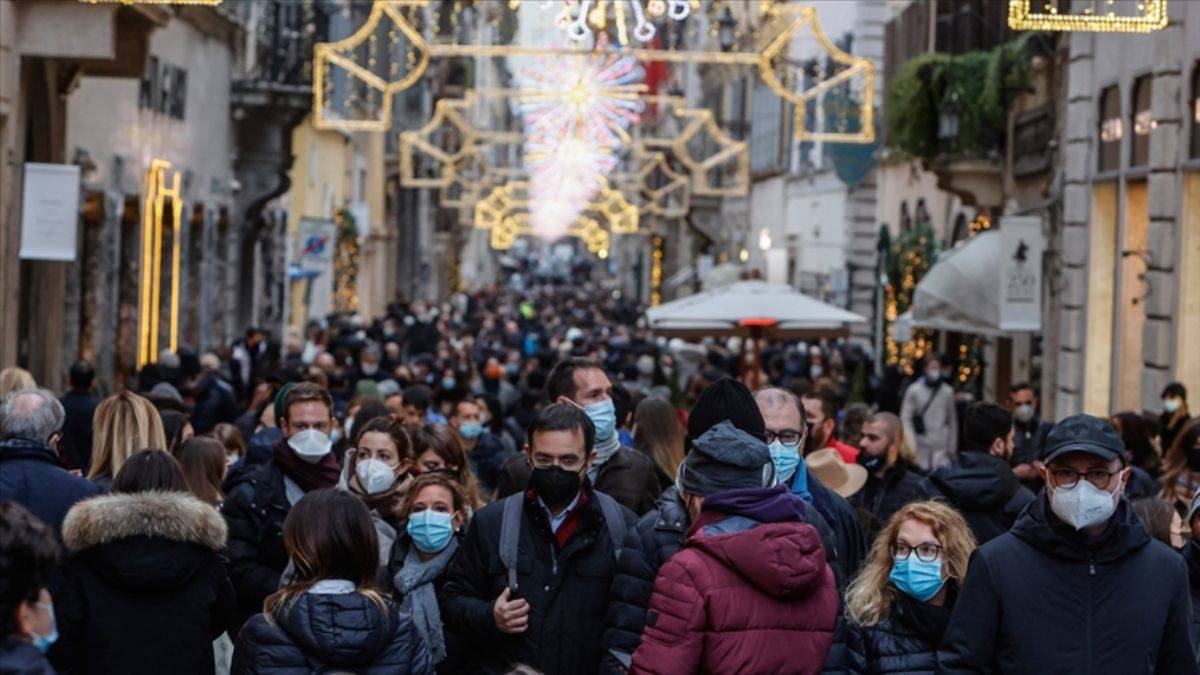 İtalya'da Kovid-19 salgınında 'en yüksek günlük vaka sayısı' kaydedildi