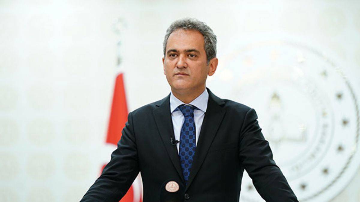 Bakan Özer duyurdu: 15 bin öğretmenin yarısı İstanbul'a atanacak