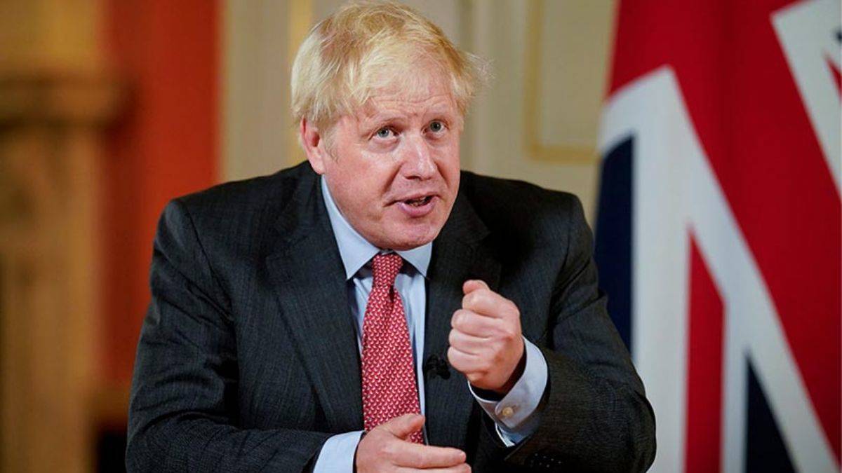 Kısıtlama kurallarını çiğneyen Johnson özür diledi