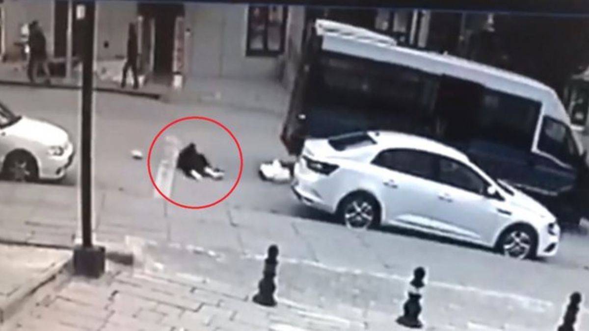 Liseli Helin, kapısı açık dolmuştan düşerek ağır yaralandı