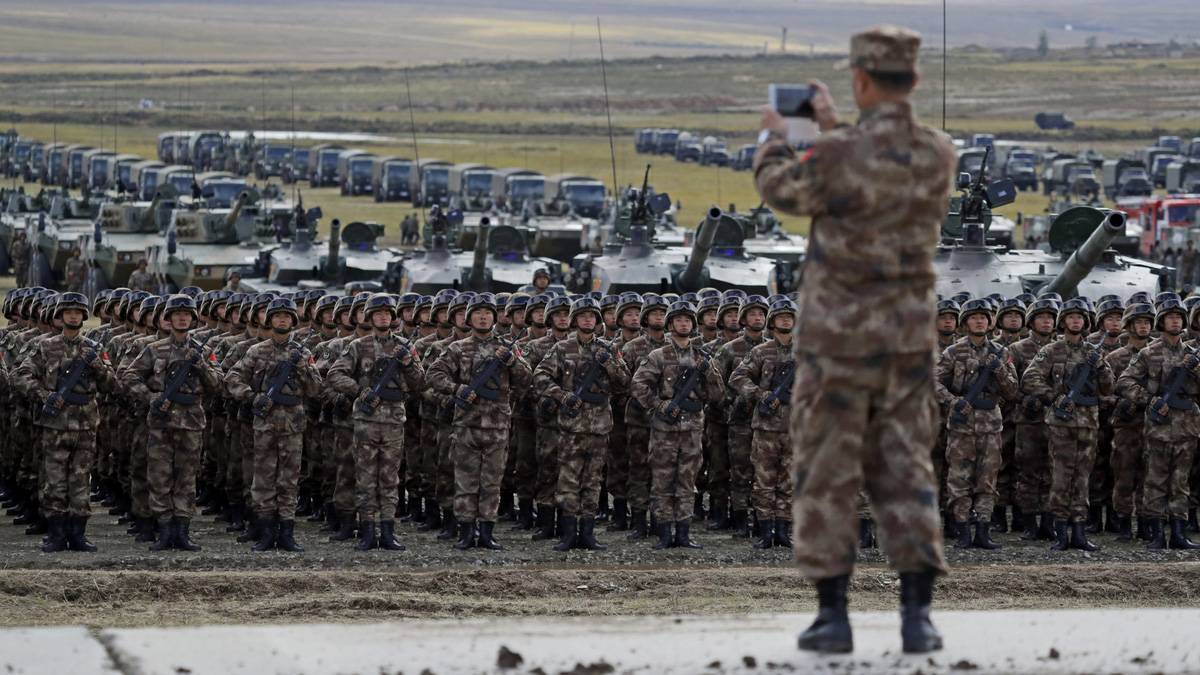 Rusya'dan Ukrayna'ya gözdağı: 10 binden fazla askerle tatbikat