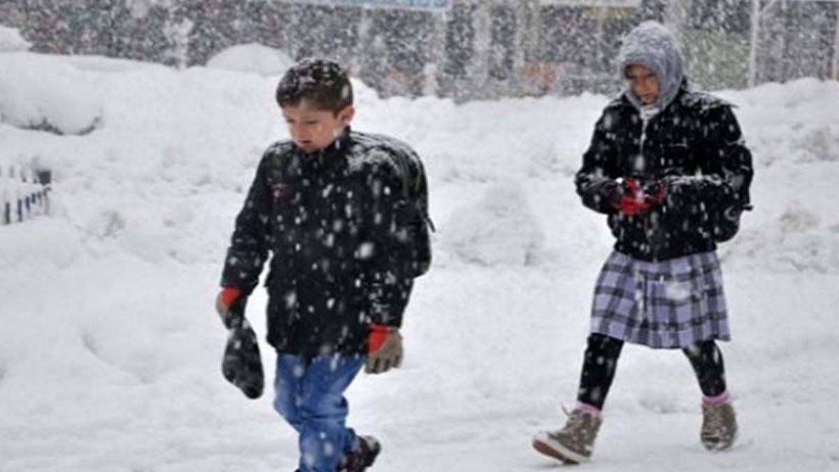 Rize'de bazı okullarda eğitime bir gün ara verildi