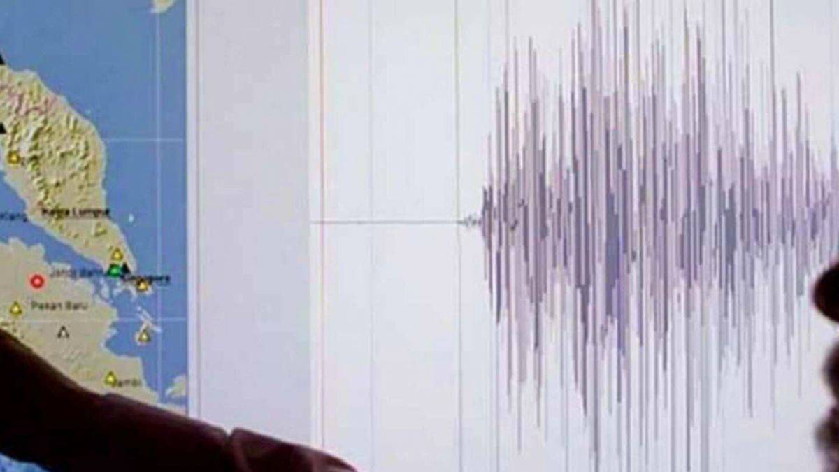 Endonezya'da 6,6 büyüklüğünde deprem