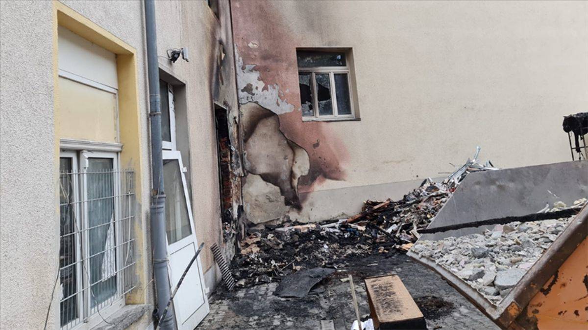 Almanya’da bir cami daha kundaklandı!