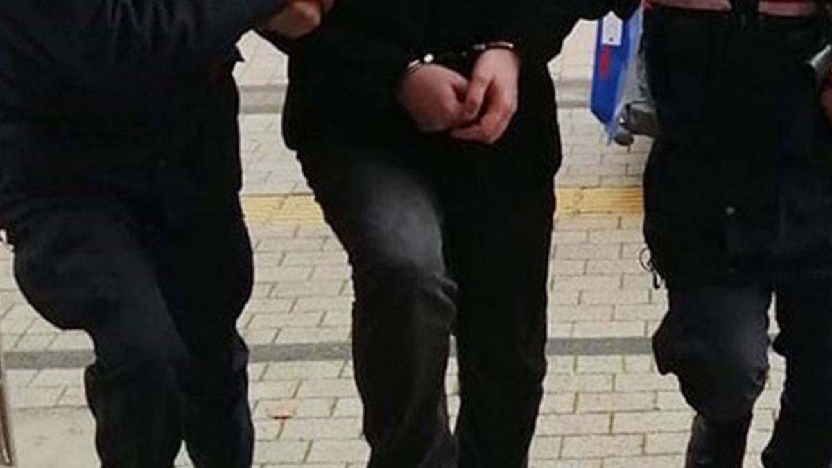 Eski Zaman gazetesi editörü ile eski hakim Yunanistan'a kaçarken yakalandı